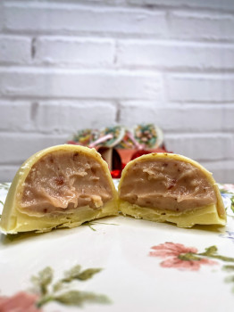 Trufa de Chocolate Branco com Mousse de Morango