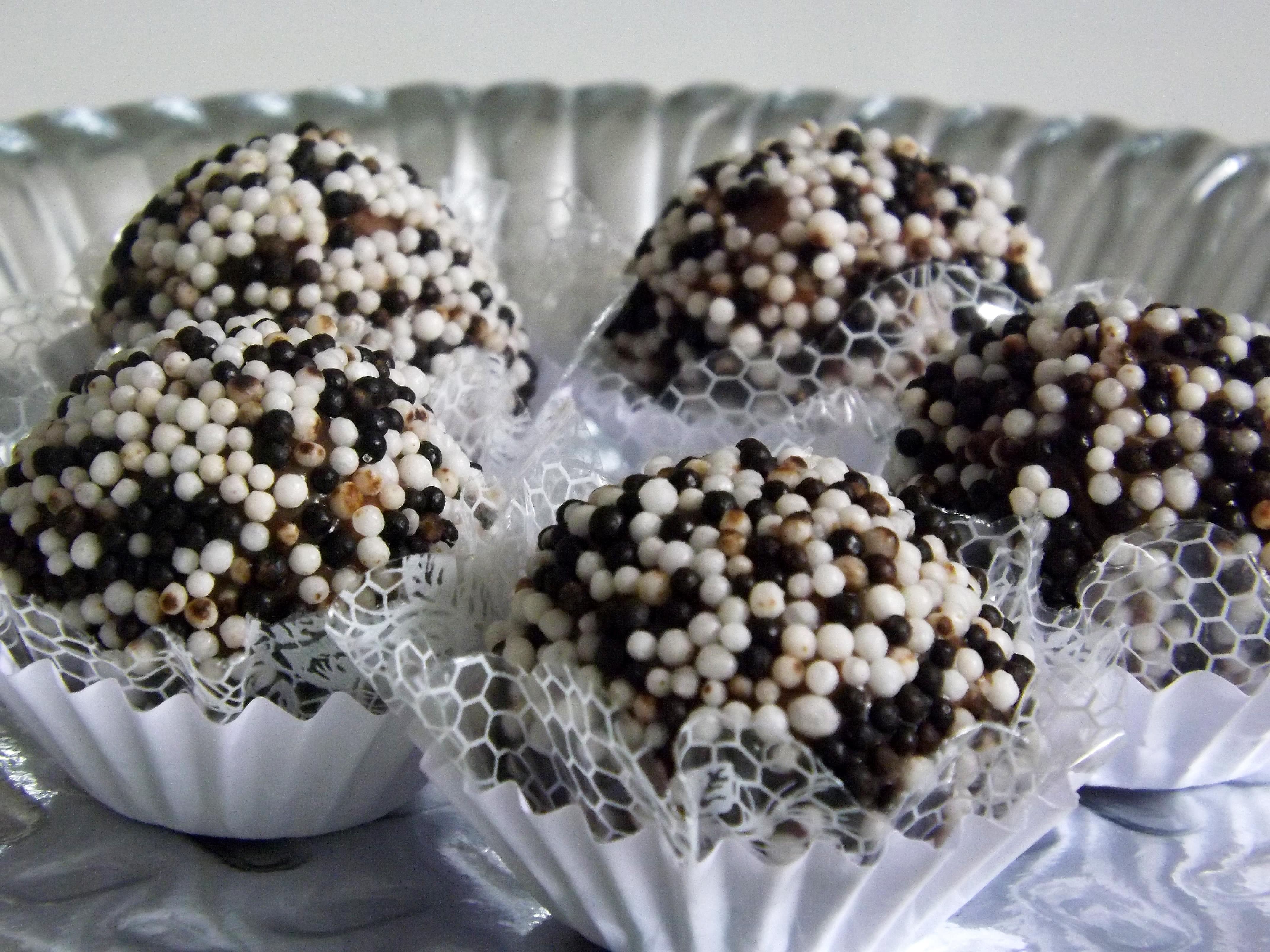 Brigadeiro Recheado com Leite Ninho 